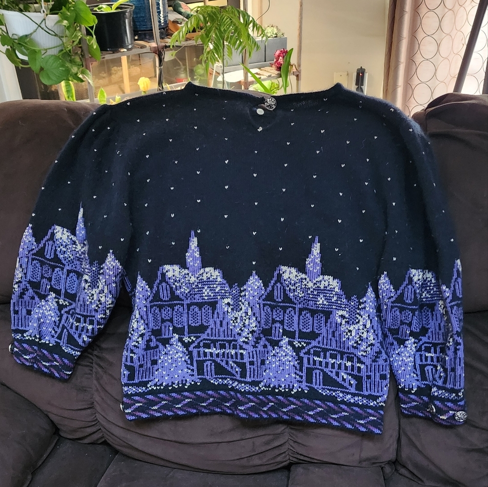 Vintage Cullinane winter theme sweater size small.